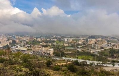 أمطار وبرد ورياح على عدة مناطق