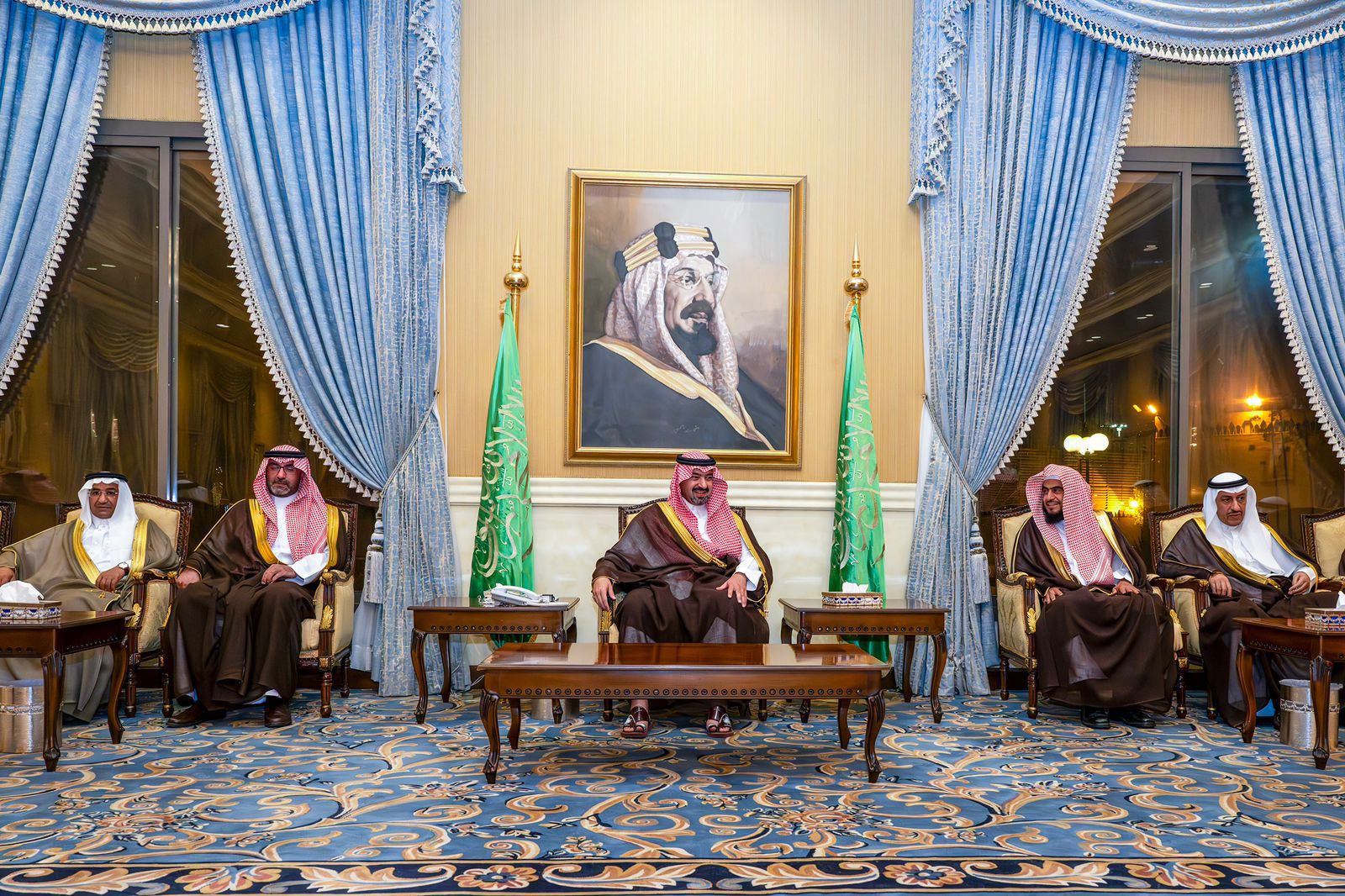 نائب أمير تبوك يستقبل المواطنين في اللقاء الأسبوعي