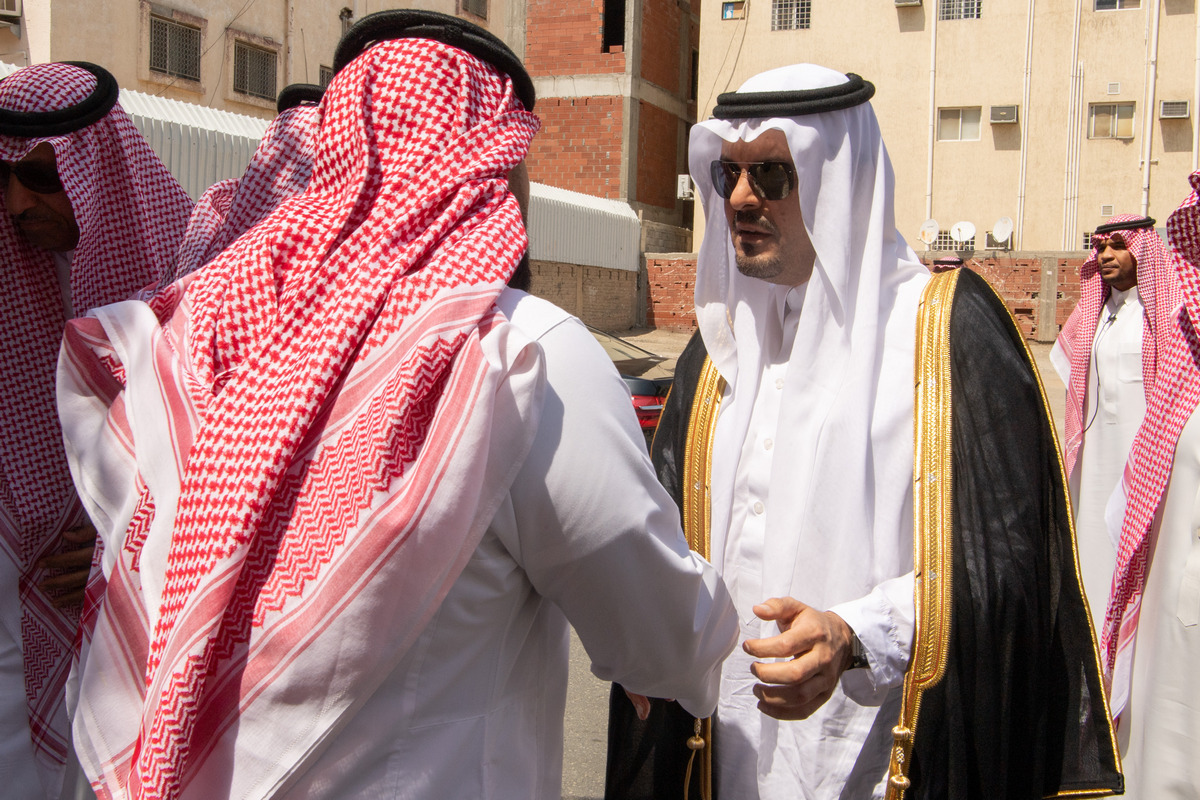 نائب أمير منطقة مكة المكرمة يقدم التعازي للدكتور بندر بن عبدالمحسن القناوي