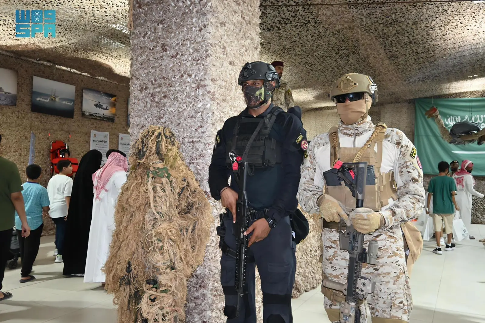 القوات البحرية بالجبيل تشارك بعروض طيران ومعارض للمعدات العسكرية