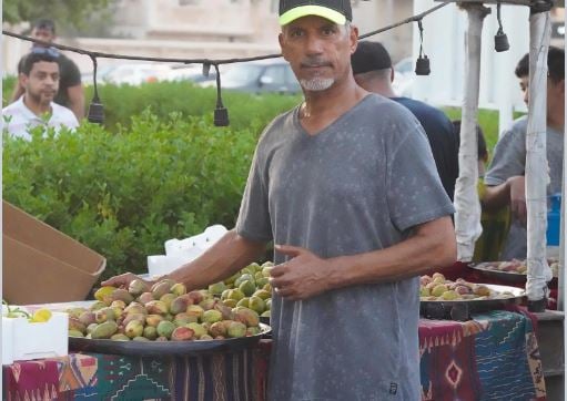 فعالية اللوز القطيفي تجذب الأهالي لاقتنائه والتعرف على طرق زراعته