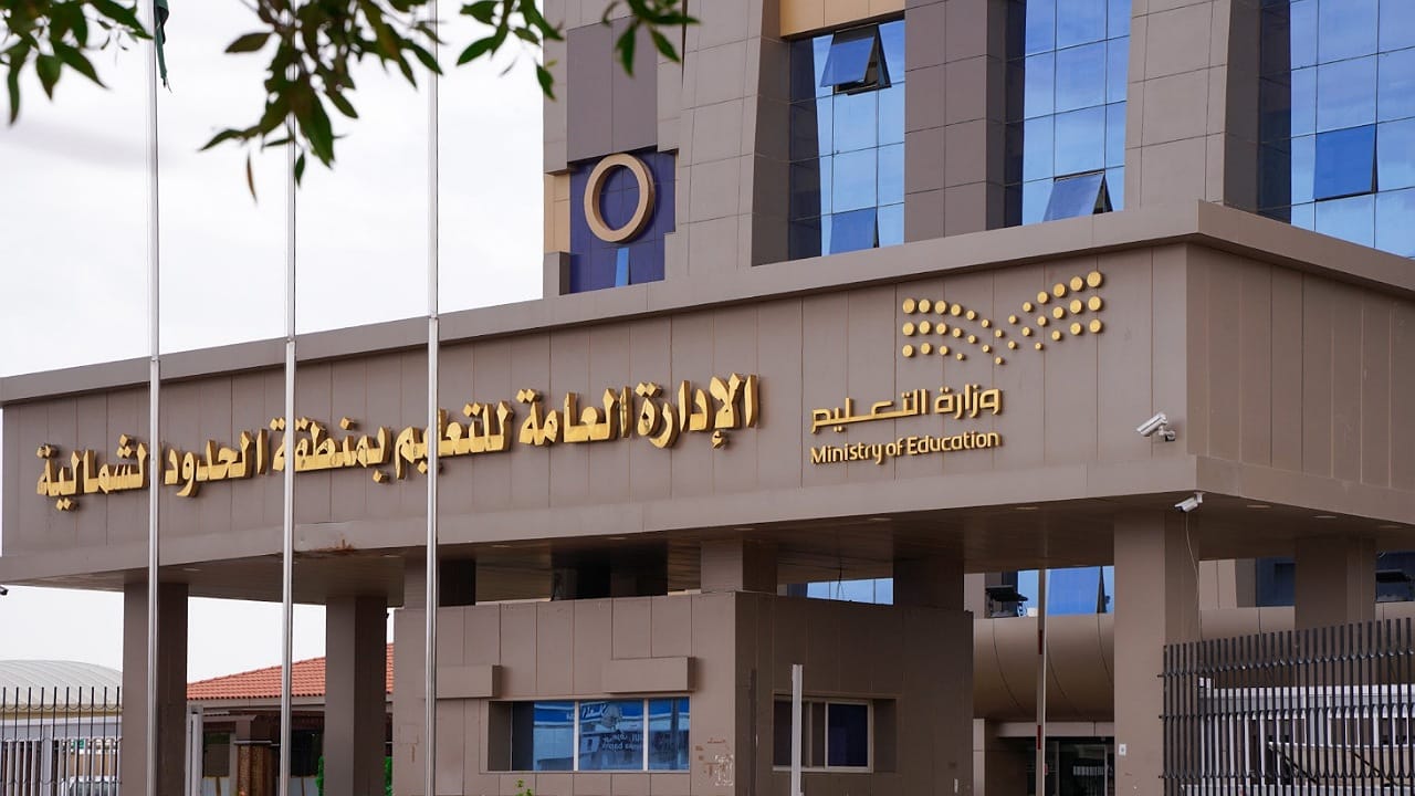 إخماد حريقًا في ناقلة مركبات بالقطيف