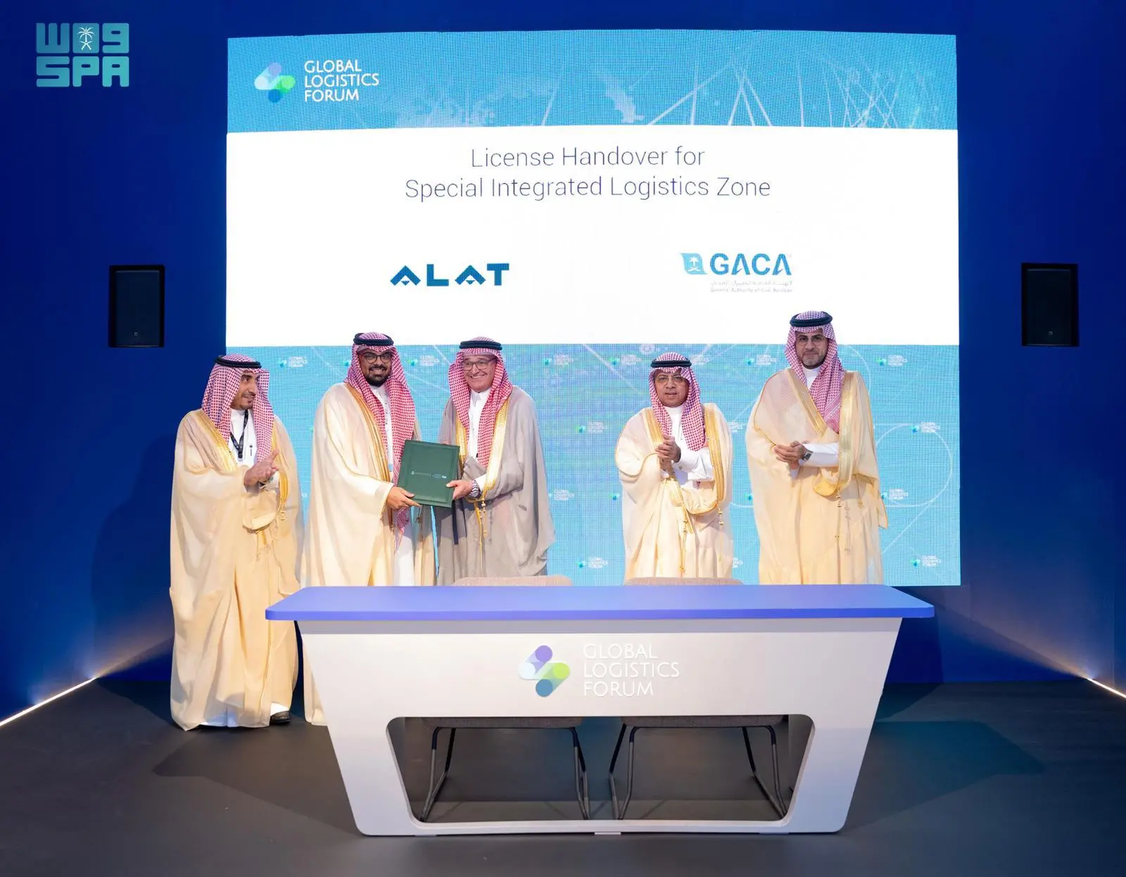 “الطيران المدني” تُسلم 4 تراخيص تجارية لتقديم الخدمات التشغيلية والتصنيعية واللوجستية في المنطقة اللوجستية المتكاملة بالرياض