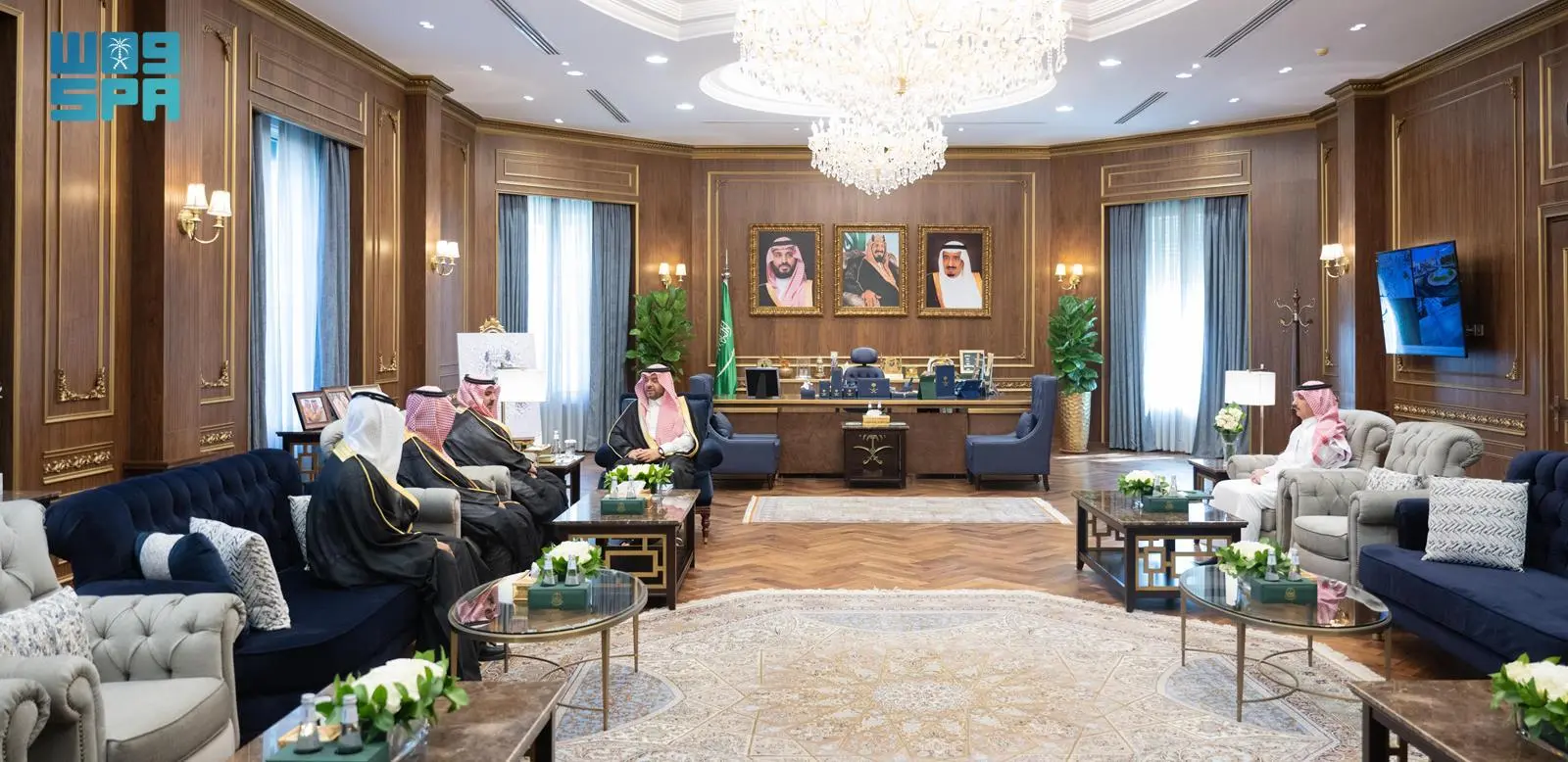 أمير منطقة الحدود الشمالية يتسلم التقرير السنوي لهيئة المدن الصناعية ومناطق التقنية