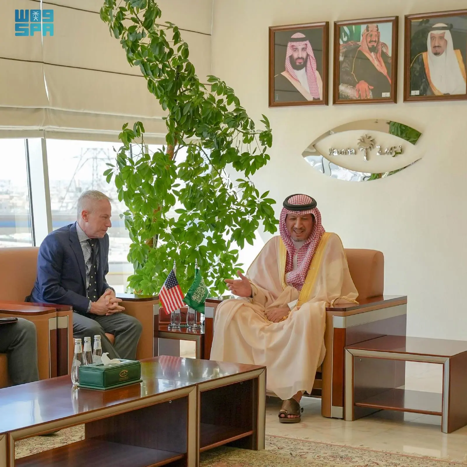 رئيس هيئة الرقابة ومكافحة الفساد يستقبل السفير الأمريكي لدى المملكة