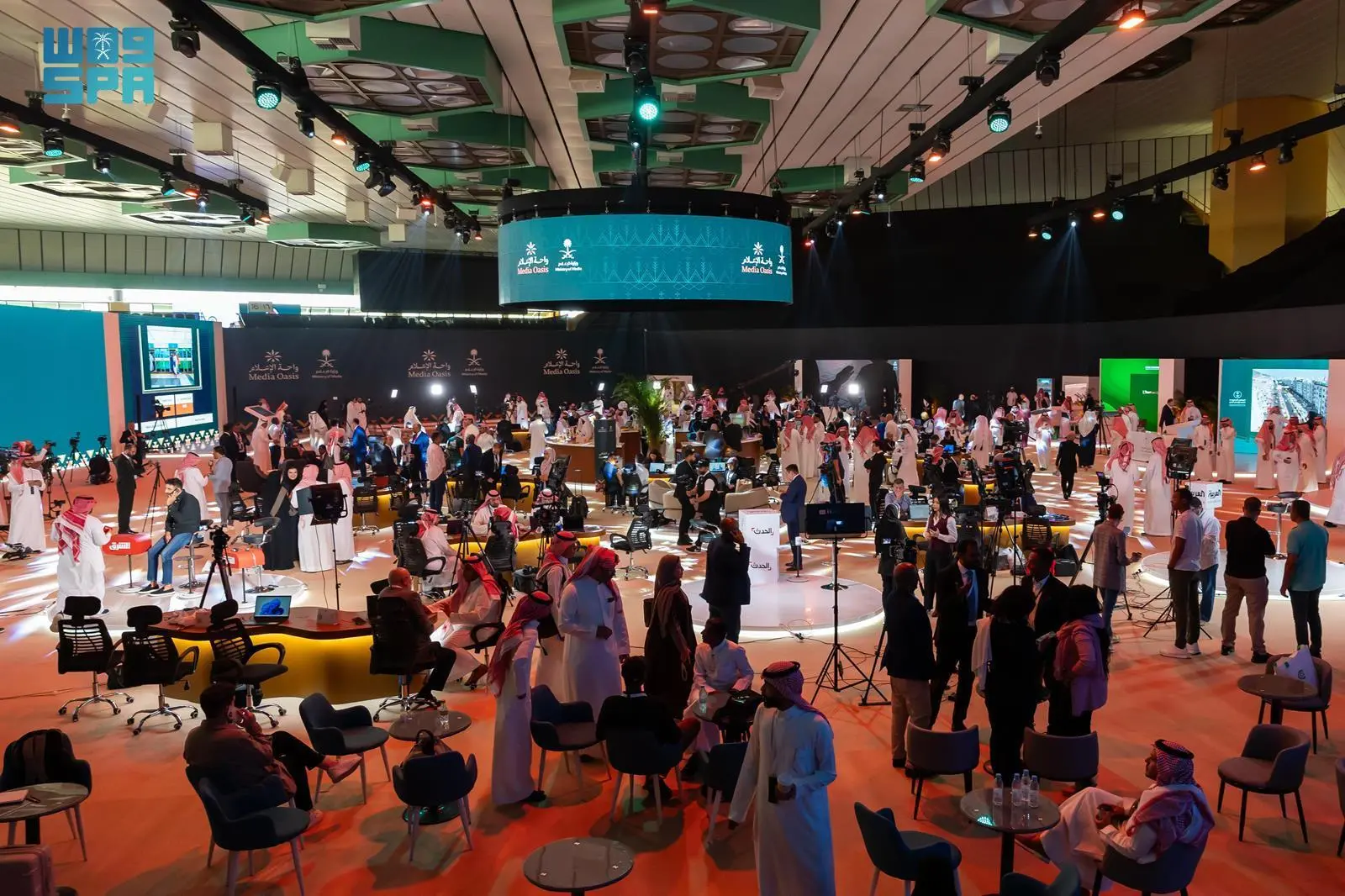 واحة الإعلام تقدّم خدماتها للوفود الإعلامية المحلية والدولية لتغطية القمة العربية والإسلامية غير العادية