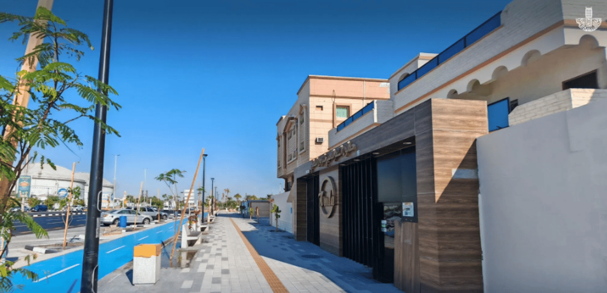 أمانة الشرقية تنهي أعمال تطوير مشروع طريق الملك عبدالعزيز برأس تنورة