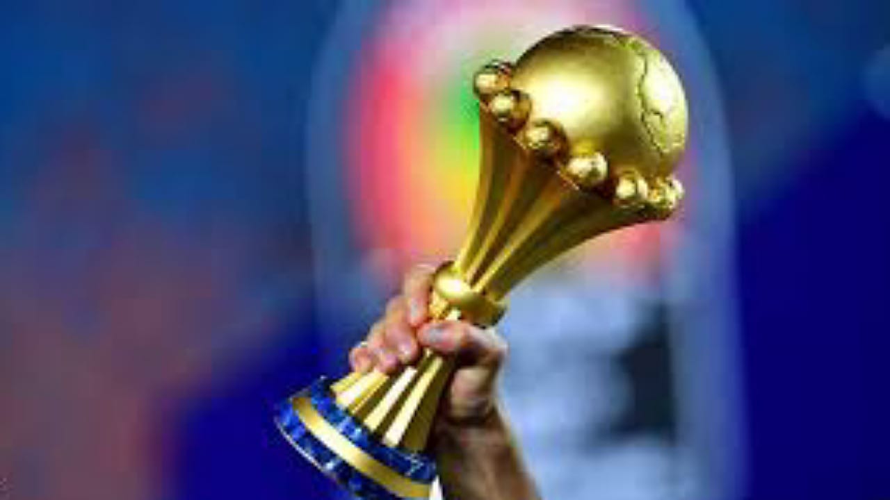 وفاة لاعب مصري بعد سقوطه داخل الملعب