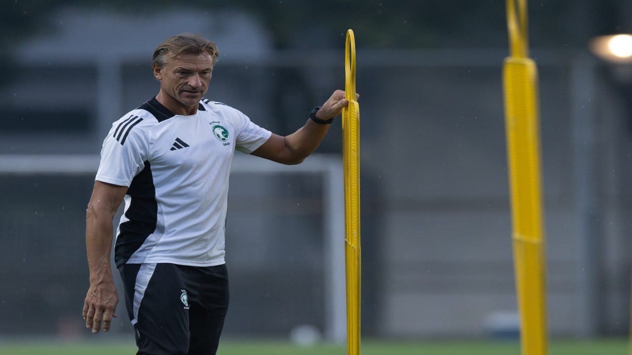 قبل مواجهة إندونيسيا.. الحمدان: جاهزون لتعويض غياب الدوسري وانتزاع النقاط الثلاث