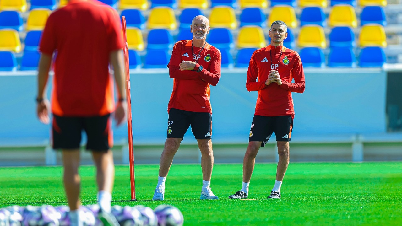 حدث تاريخي في الملاعب الإيرانية: مباراة بحضور نسائي فقط .. فيديو