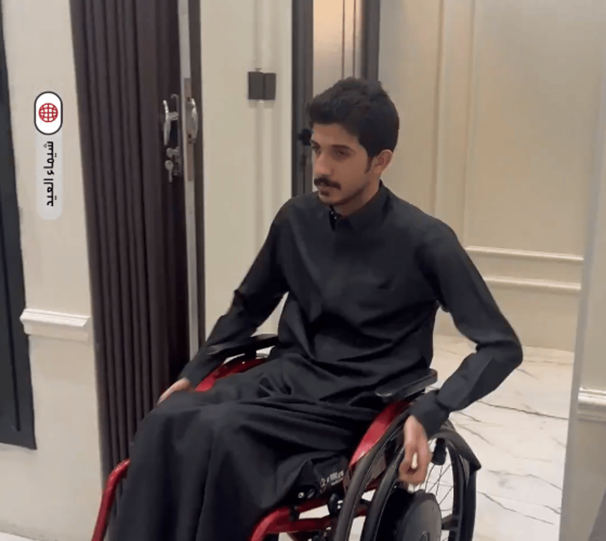 برجس الهاجري.. قصة شاب تحدى الشلل وبدأ مشروعا تجاريا