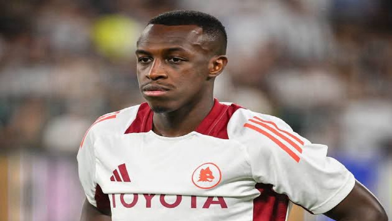 مشجعة كويتية: الموج الأزرق يرد يطلع في خليجي زين 26 والكأس كويتي.. فيديو