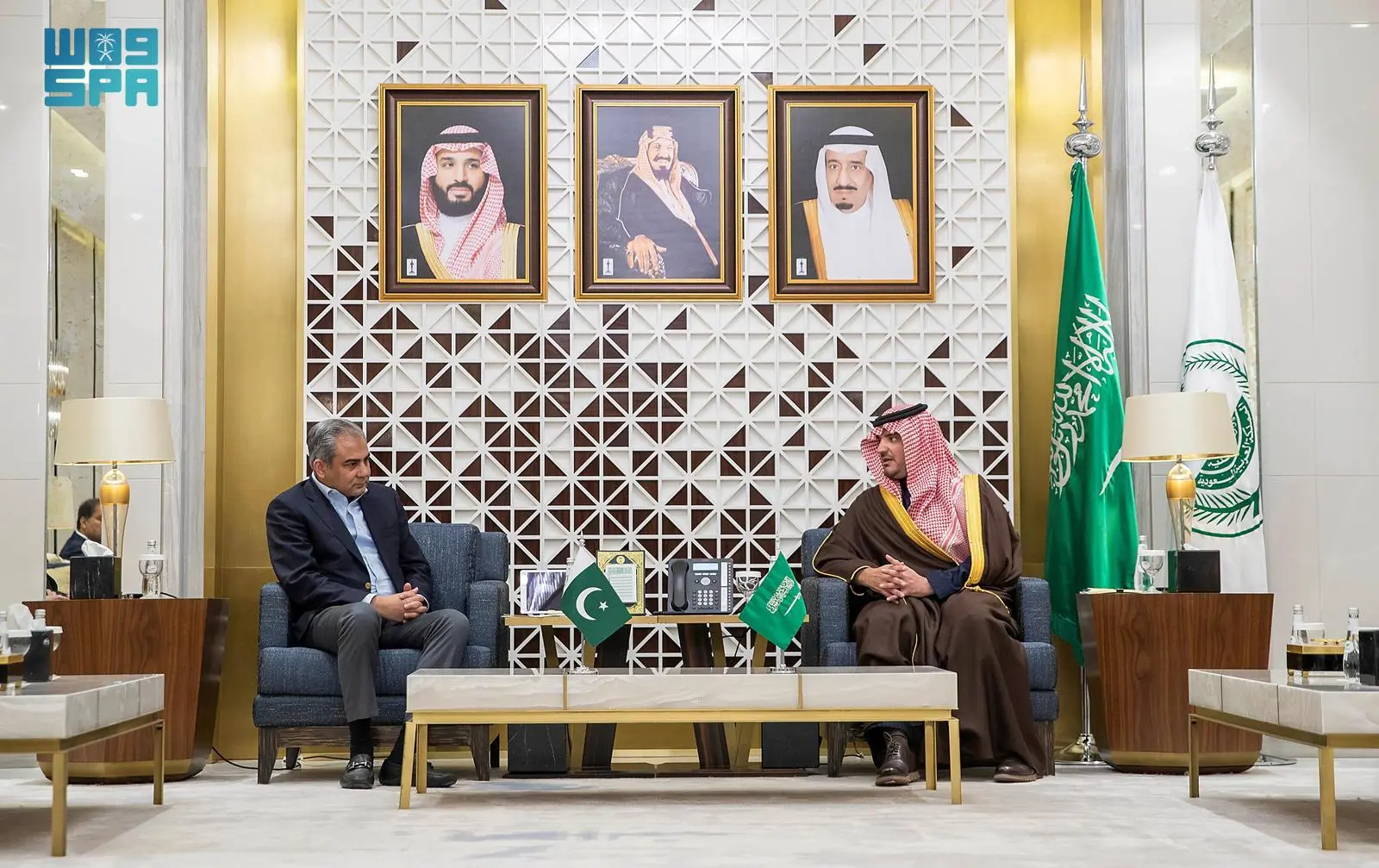 الأمير عبدالعزيز بن سعود يعقد جلسة مباحثات رسمية مع وزير الداخلية الباكستاني