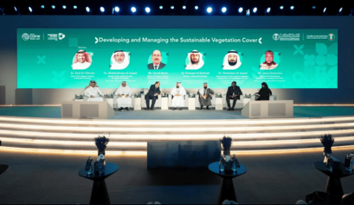 خبراء يرسمون خارطة طريق لتنمية الغطاء النباتي في المنتدى الدولي لتقنيات التشجير