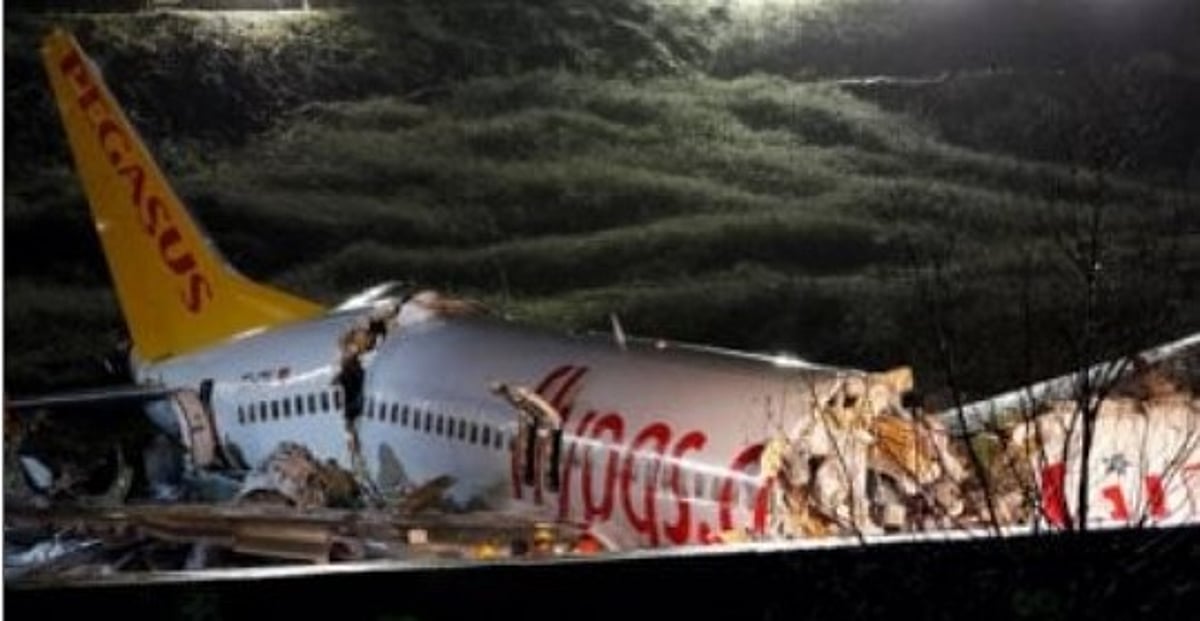 مصدر أمني أمريكي: لم نعثر على ناجين حتى الآن من حادث مطار ريغان