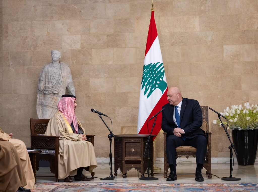 رئيس الجمهورية اللبنانية يستقبل وزير الخارجية