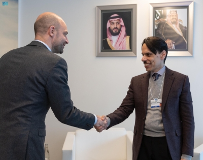 وزير الخارجية يبحث مع نظرائه من 4 دول التطورات الإقليمية