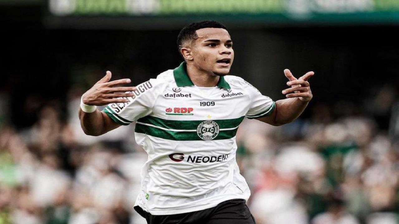 مبتعث يوثق مشهدا مؤثرا مع جده.. فيديو