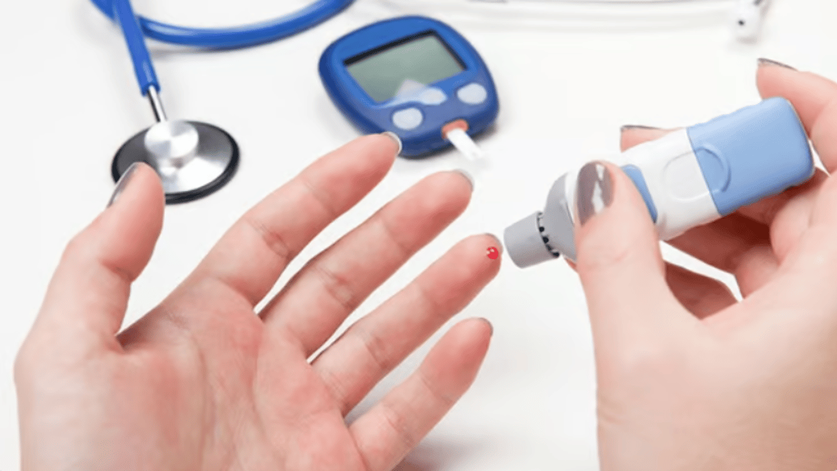 استشاري: لا مانع من سفر مريض السكر