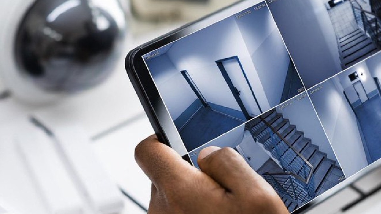 اشتباكات بين لاعبي الهلال والقادسية عقب المباراة  .. فيديو