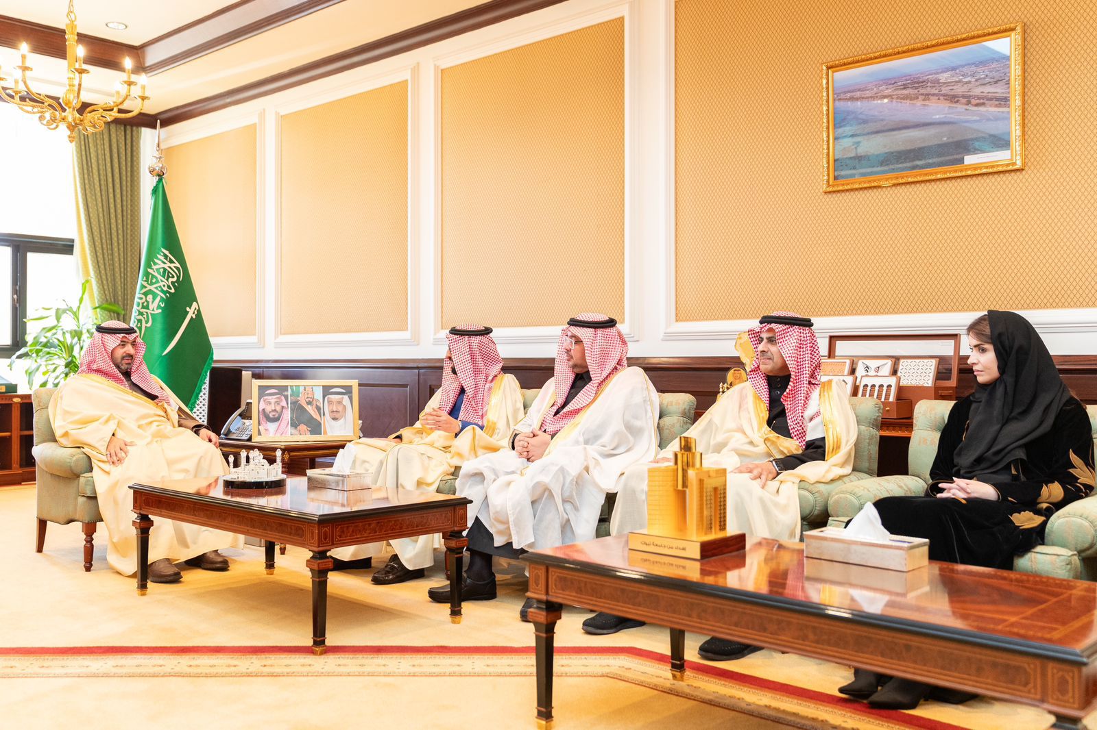 نائب أمير تبوك يستقبل الرئيس التنفيذي للهيئة العامة للغذاء والدواء