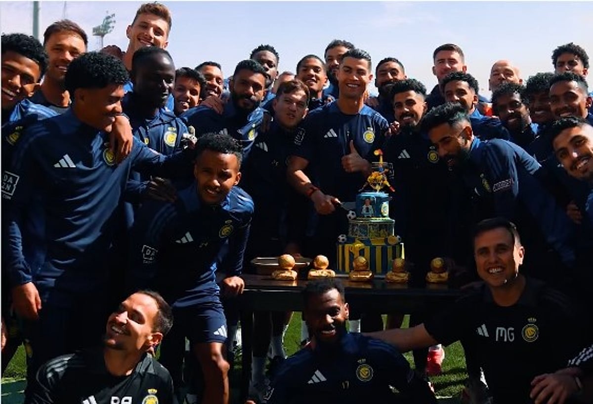 أربعون عامًا غيّر فيها موازين كرة القدم.. نجوم النصر يحتفلون بعيد ميلاد رونالدو