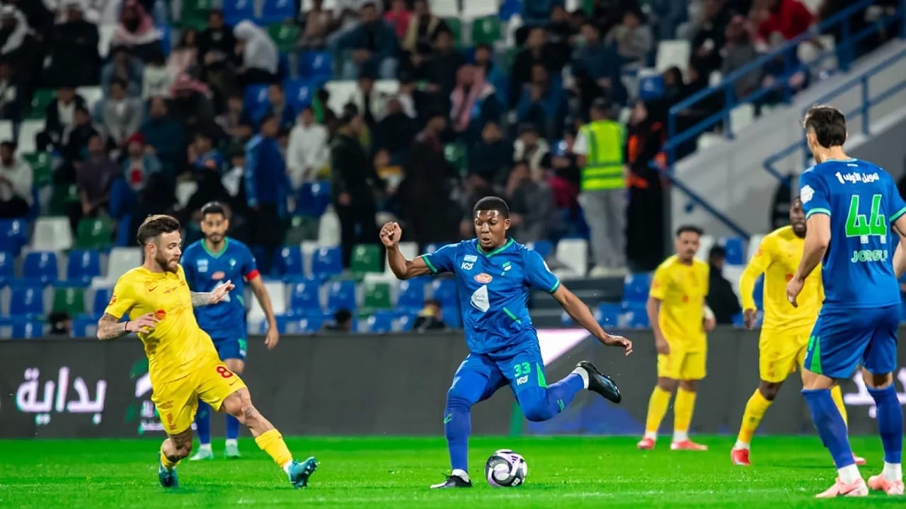 العد التنازلي لنهاية الشتاء: موجات باردة ورياح نشطة تضرب مناطق المملكة .. فيديو